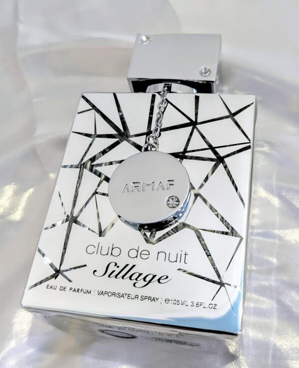 عطر کلاب د نویت سیاژ - ادکلن Club de Nuit Sillage - Image 4